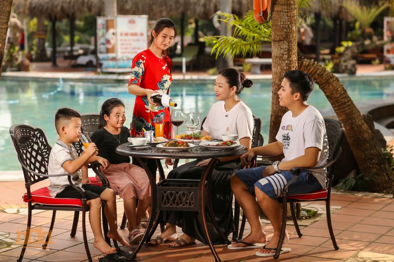 Nhà hàng Bar bể bơi