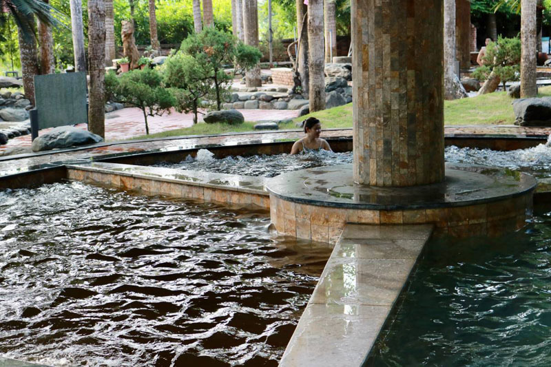 Tắm Onsen Trà Xanh